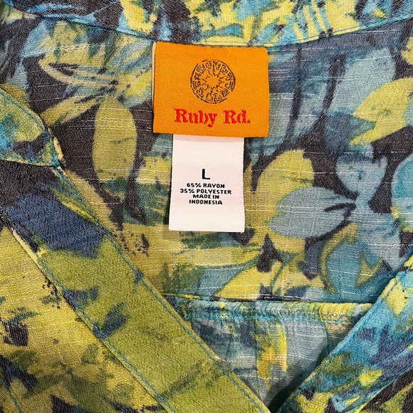 Ruby Rd. Women’s Button Down Pleaded Blouse in Blue and Green Print - Picture 5 of 6